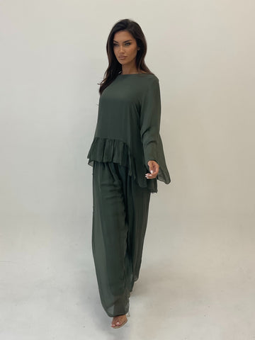ELARA in Khaki